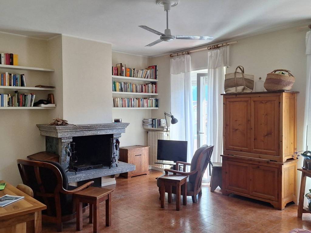 appartamento in vendita a Mandello del Lario
