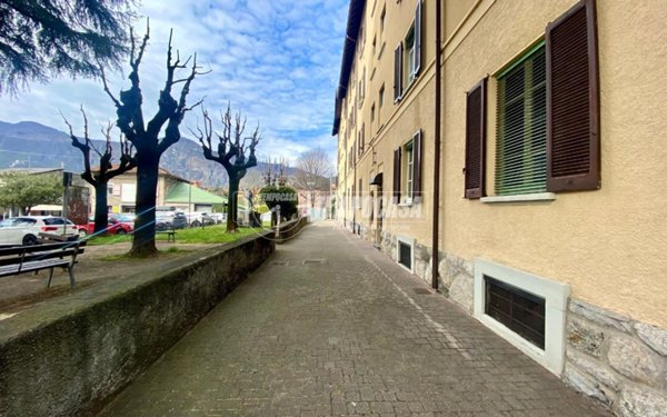 appartamento in vendita a Mandello del Lario
