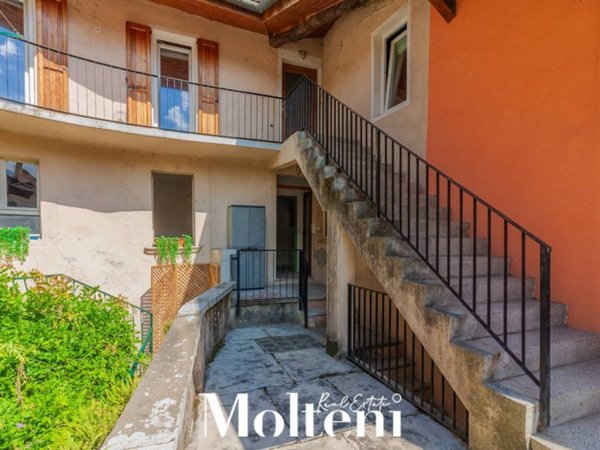 casa indipendente in vendita a Mandello del Lario in zona Olcio
