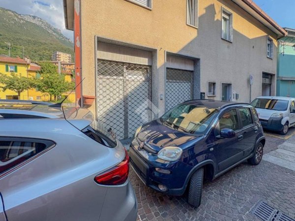 negozio in vendita a Mandello del Lario