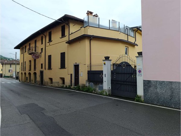 negozio in vendita a Mandello del Lario