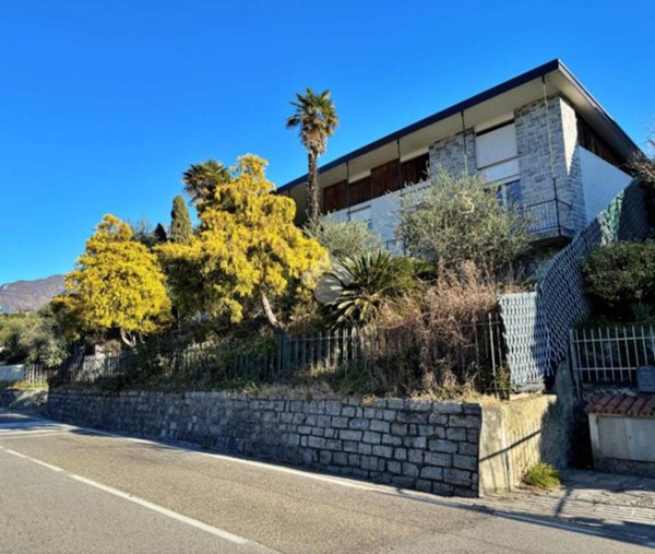 casa indipendente in vendita a Mandello del Lario