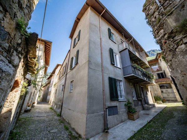 casa indipendente in vendita a Mandello del Lario in zona Maggiana