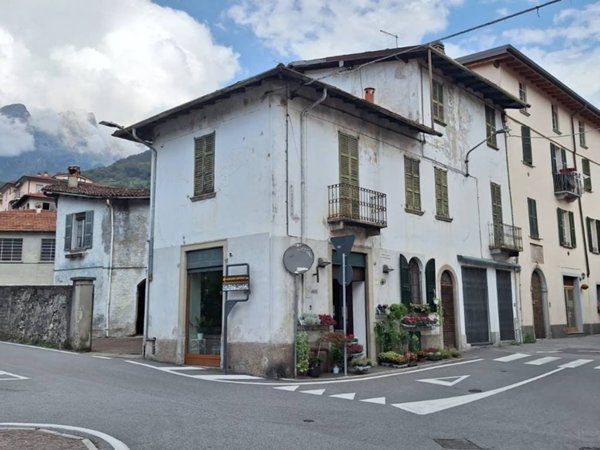 intera palazzina in vendita a Mandello del Lario