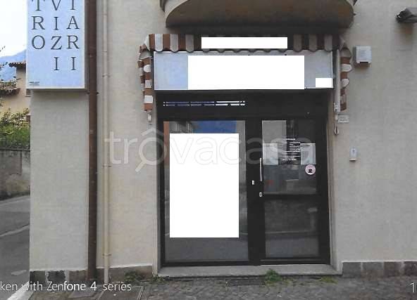 negozio in vendita a Mandello del Lario