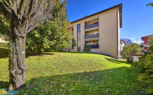 appartamento in vendita a Mandello del Lario