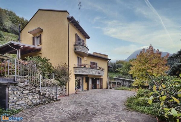 casa indipendente in vendita a Mandello del Lario