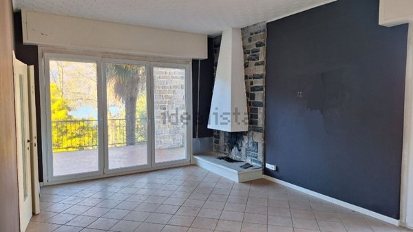 casa indipendente in vendita a Mandello del Lario