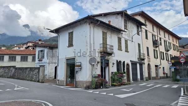 appartamento in vendita a Mandello del Lario