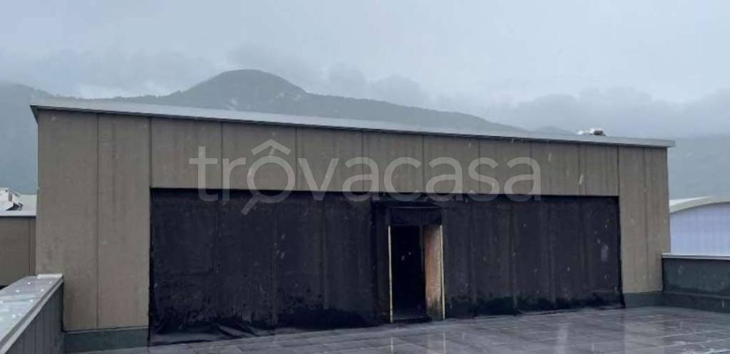 ufficio in vendita a Mandello del Lario