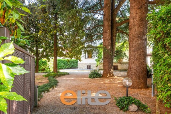 casa indipendente in vendita a Mandello del Lario