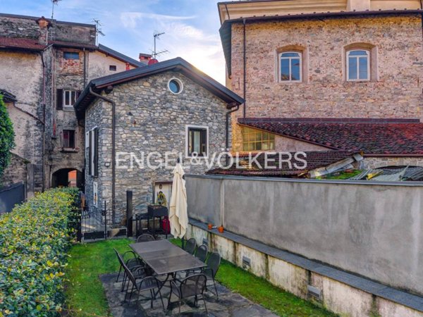 casa indipendente in vendita a Mandello del Lario
