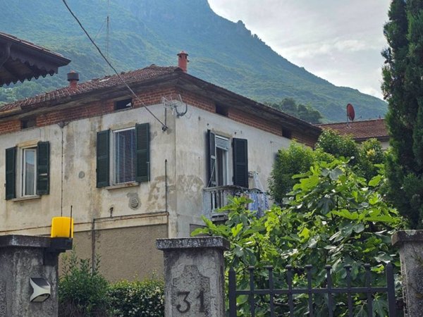 casa indipendente in vendita a Mandello del Lario