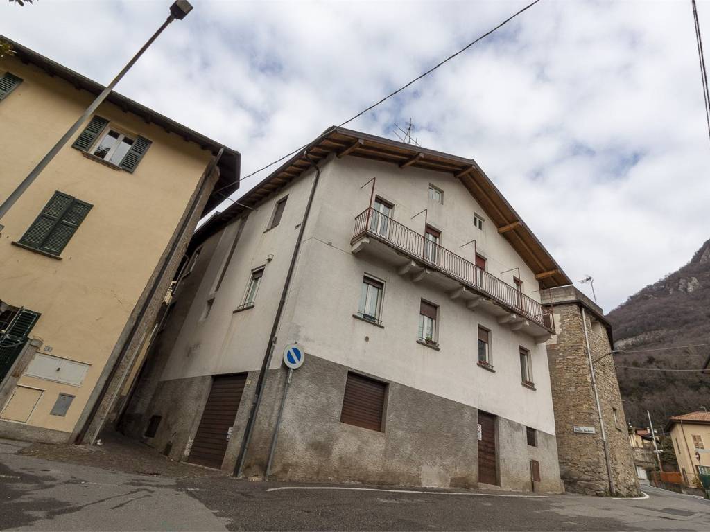 casa indipendente in vendita a Mandello del Lario