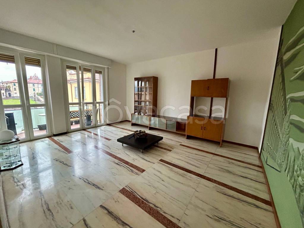 appartamento in vendita a Mandello del Lario