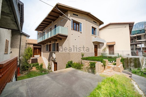 casa indipendente in vendita a Mandello del Lario in zona Rongio