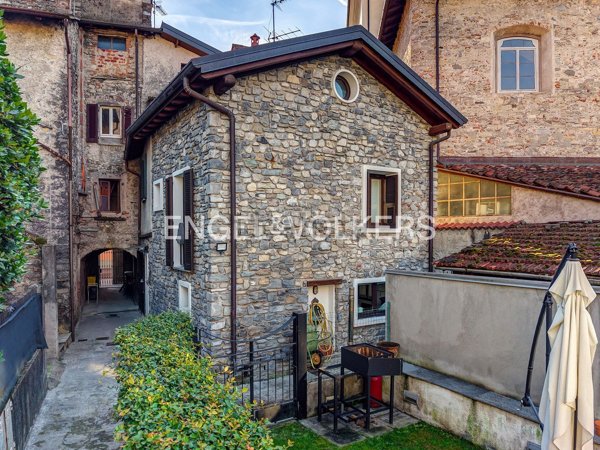 casa indipendente in vendita a Mandello del Lario
