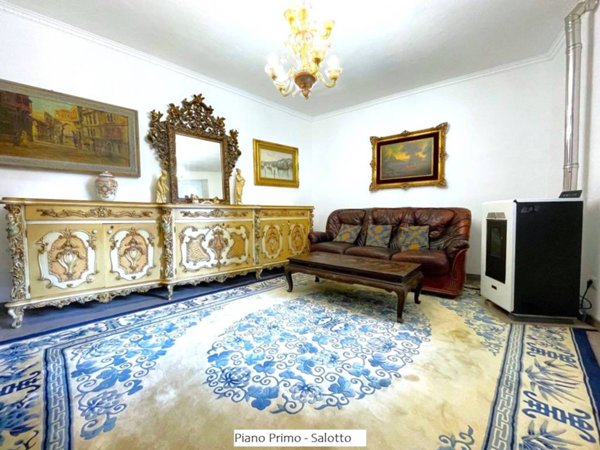 casa indipendente in vendita a Mandello del Lario in zona Maggiana