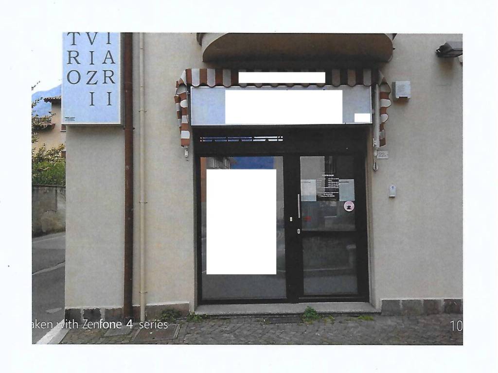 negozio in vendita a Mandello del Lario in zona Rongio