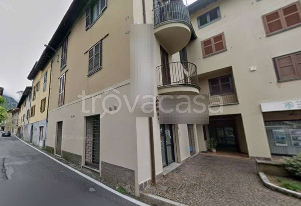 negozio in vendita a Mandello del Lario