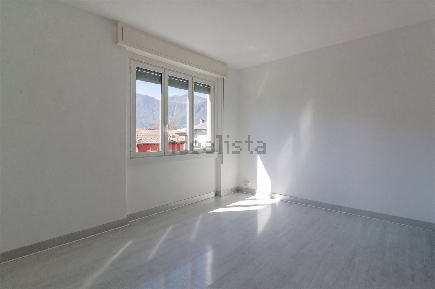 appartamento in vendita a Mandello del Lario