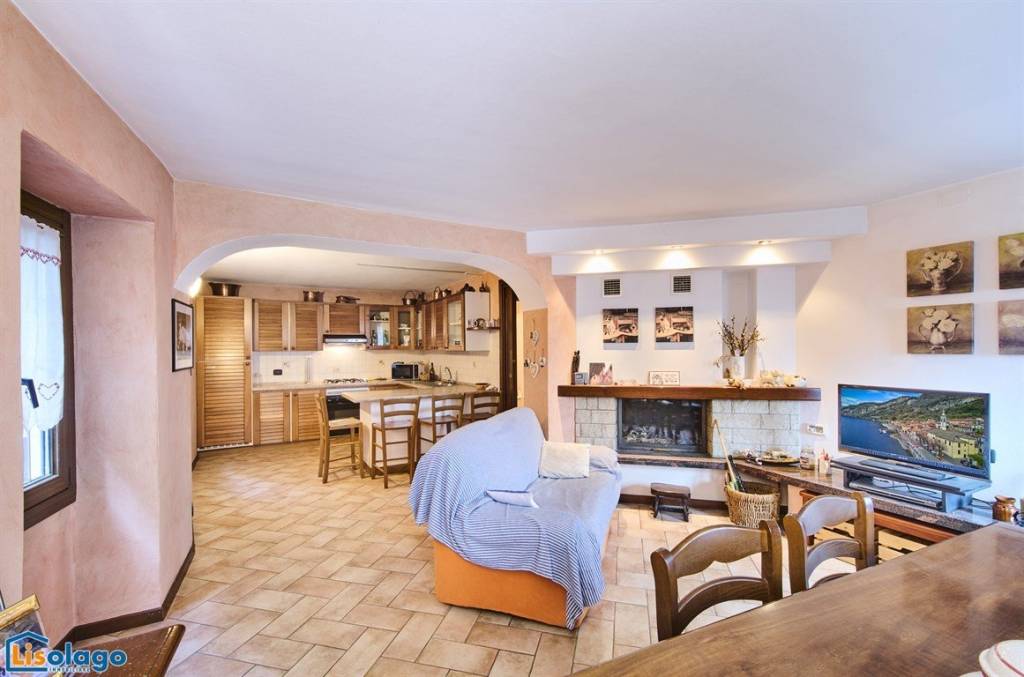 casa indipendente in vendita a Mandello del Lario in zona Olcio