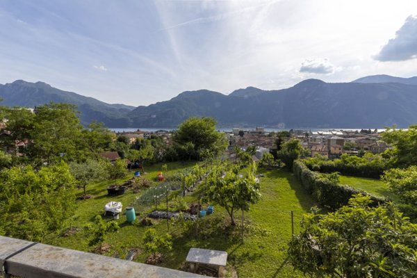 quadrivano in vendita a Mandello del Lario in zona Maggiana