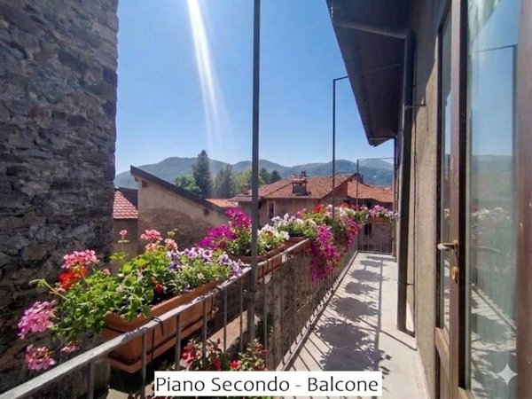 casa indipendente in vendita a Mandello del Lario in zona Maggiana