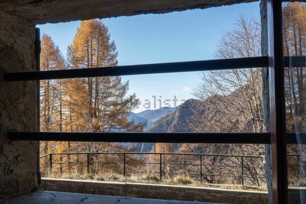 appartamento in vendita a Mandello del Lario in zona Sonvico