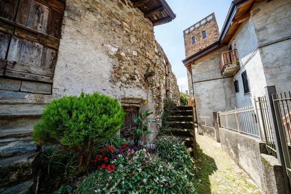 casa indipendente in vendita a Mandello del Lario in zona Maggiana