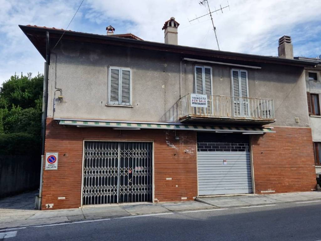 negozio in vendita a Mandello del Lario in zona Palanzo