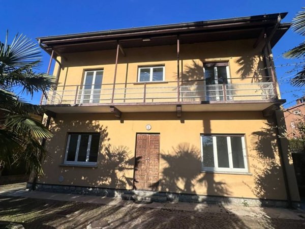 casa indipendente in vendita a Mandello del Lario in zona Gorlo