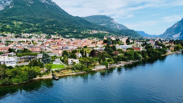 casa indipendente in vendita a Mandello del Lario