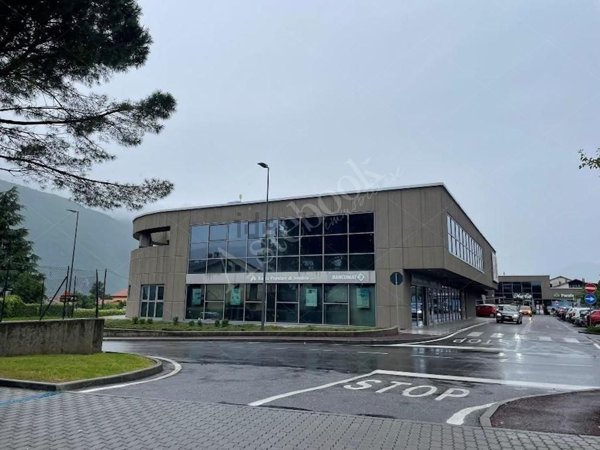 ufficio in vendita a Mandello del Lario