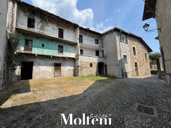 casa indipendente in vendita a Mandello del Lario in zona Maggiana