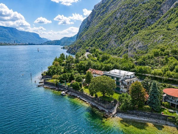 appartamento in vendita a Mandello del Lario