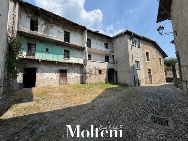 casa indipendente in vendita a Mandello del Lario in zona Maggiana