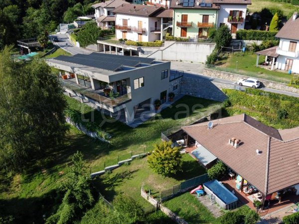 casa indipendente in vendita a Margno