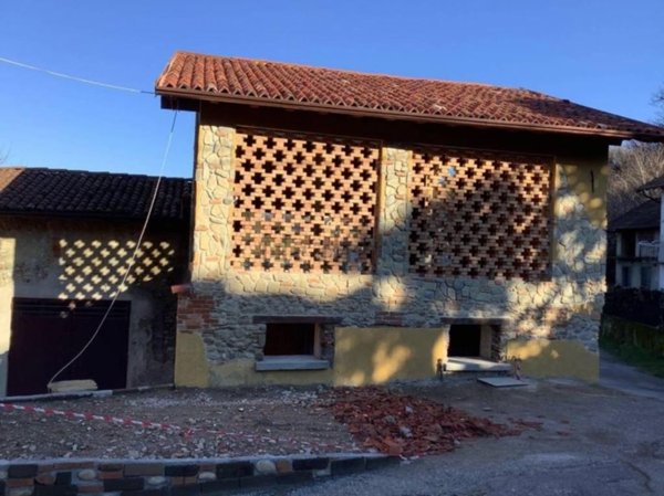 casa indipendente in vendita a Merate in zona Cassina Fra Martino