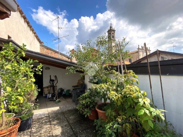casa indipendente in vendita a Merate