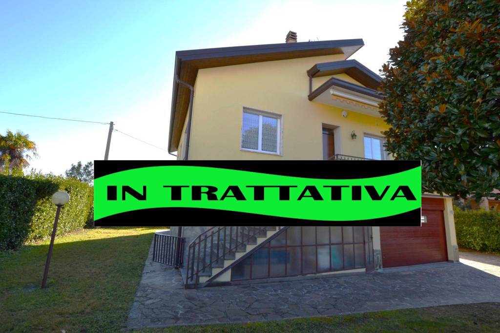 casa indipendente in vendita a Merate