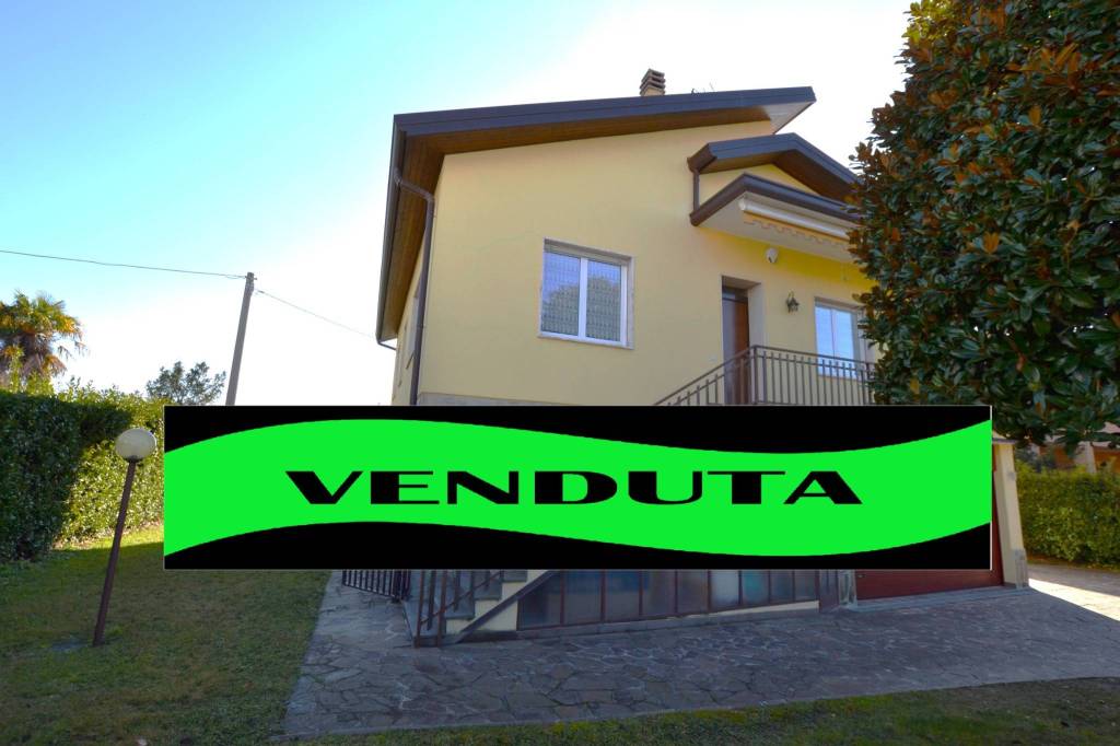 casa indipendente in vendita a Merate
