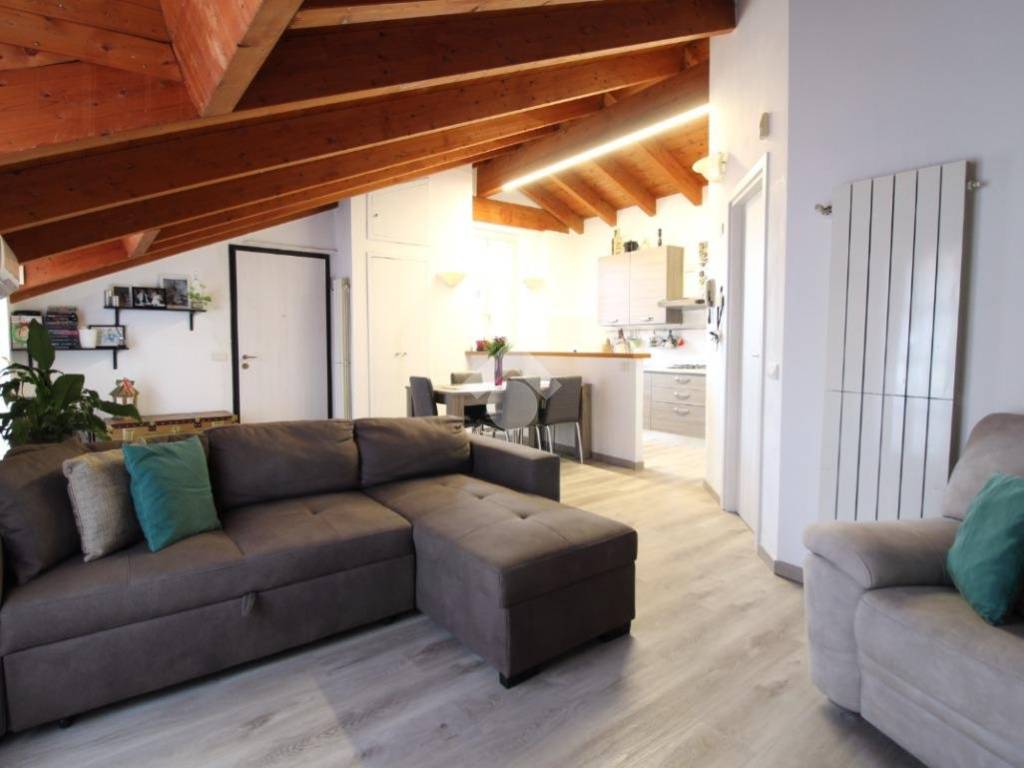 appartamento in vendita a Merate
