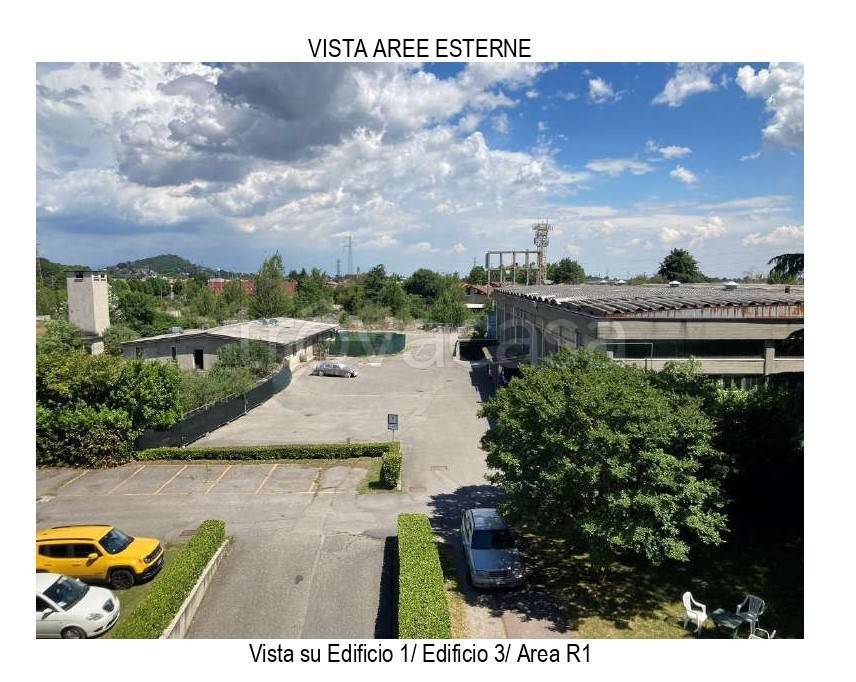 locale commerciale in vendita a Merate in zona Brugarolo