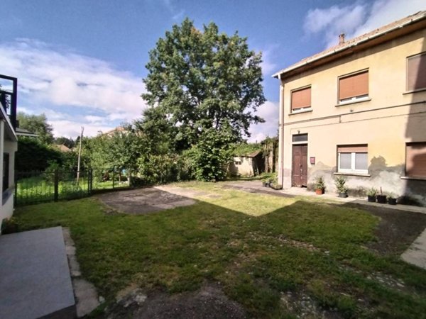 casa indipendente in vendita a Merate