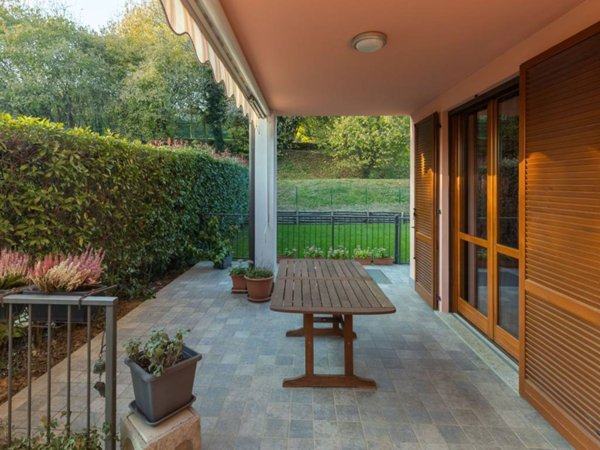 casa indipendente in vendita a Merate