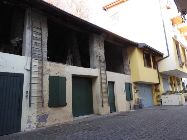 locale di sgombero in vendita a Merate
