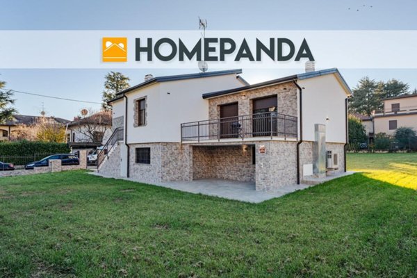 casa indipendente in vendita a Merate