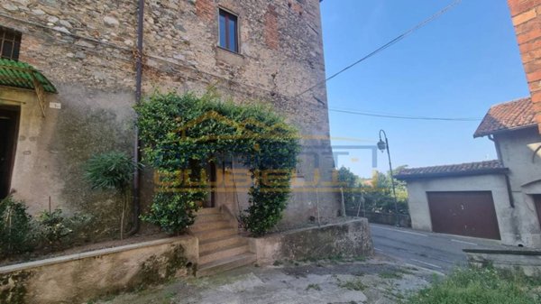 casa indipendente in vendita a Merate in zona Cassina Fra Martino