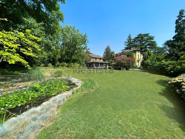 casa indipendente in vendita a Merate